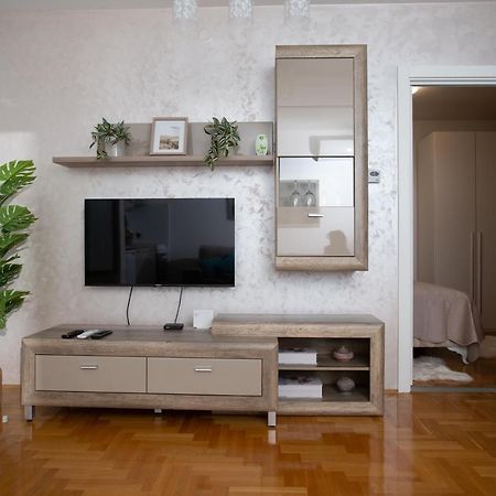 Apartman Sunset Sremska Mitrovica Exterior photo