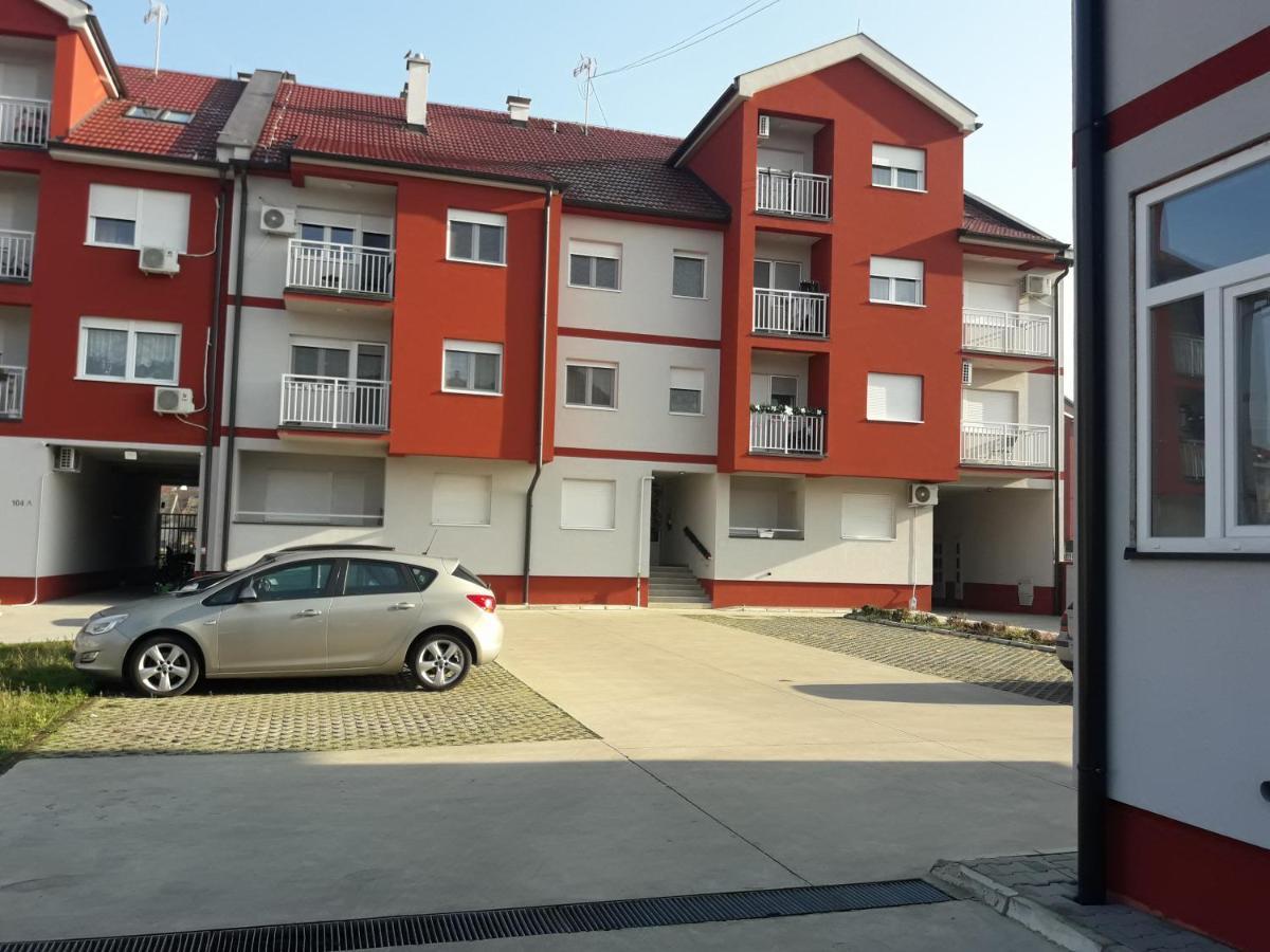 Apartman Sunset Sremska Mitrovica Exterior photo