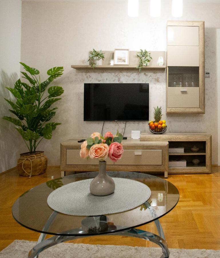 Apartman Sunset Sremska Mitrovica Exterior photo